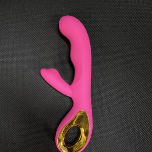 Rabbit recargable con abertura dorada