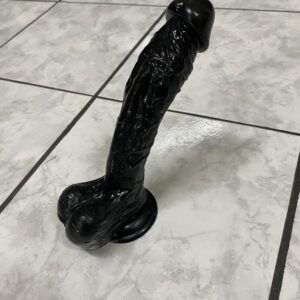 Dildo Negro de 10 pulgadas con testículos y 4 cms de ancho